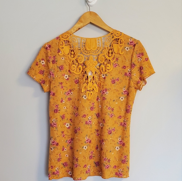 Ultra Flirt Juniors' Floral Lace-Back T-Shirt Orange Size Large - Picture 5 of 12